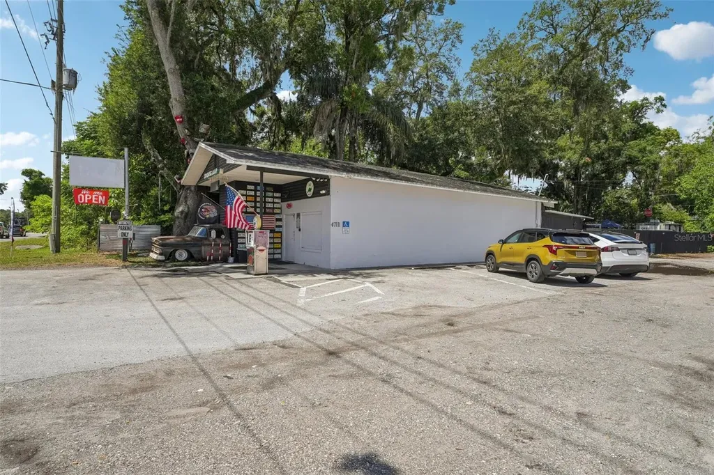 4723 Gall Boulevard Zephyrhills FL 33542
