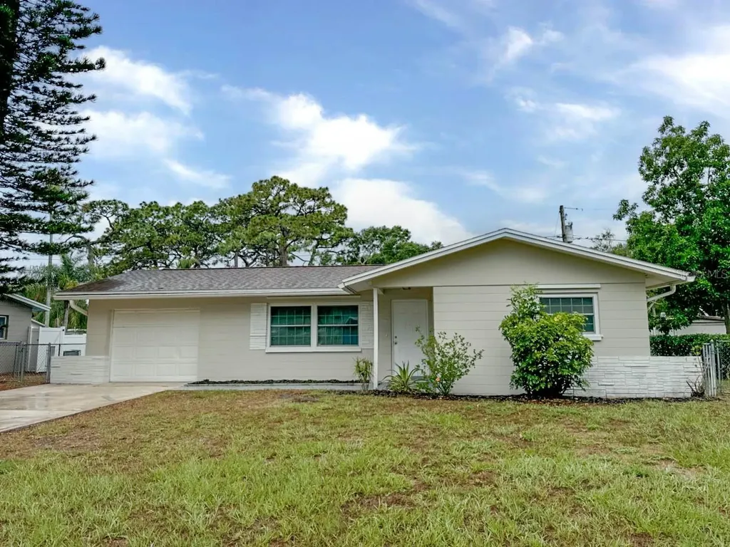 5274 68th Way N St Petersburg FL 33709
