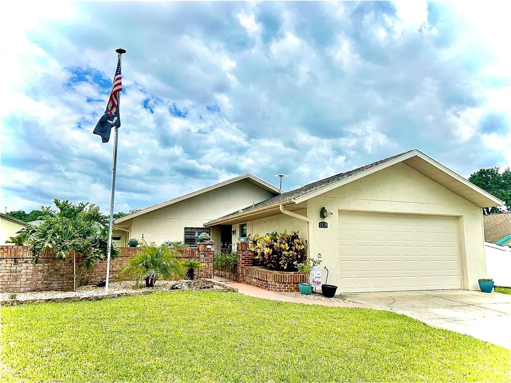 1519 S Pointe Drive Leesburg FL 34748