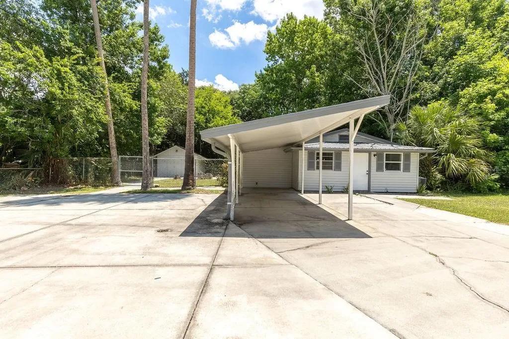 819 Narcissus Avenue Daytona Beach FL 32117