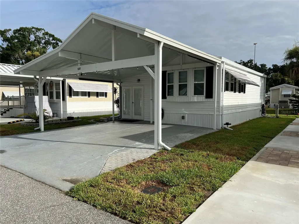 137 Citrus Ridge Drive Davenport FL 33837