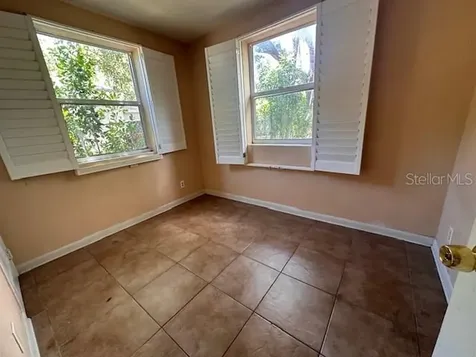2557 17th Avenue S St Petersburg FL 33712