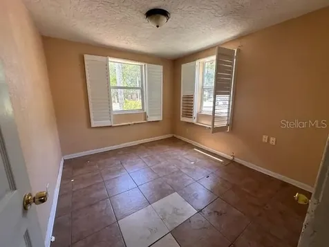 2557 17th Avenue S St Petersburg FL 33712