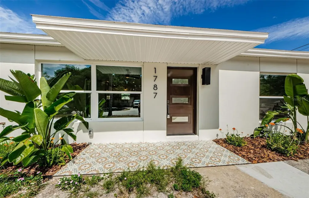 1787 45th Street S St Petersburg FL 33711