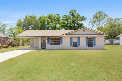 688 E Central Avenue Eagle Lake FL 33839