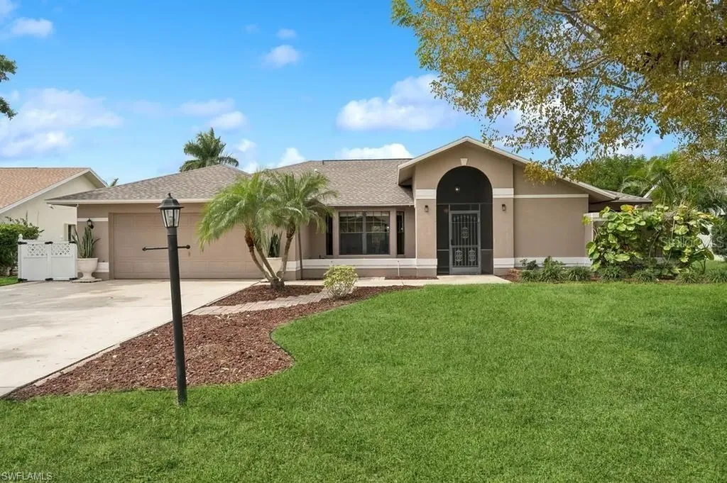 19220 Pine Run Lane Fort Myers FL 33967