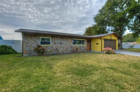 1622 Alcazar Way S St Petersburg FL 33712