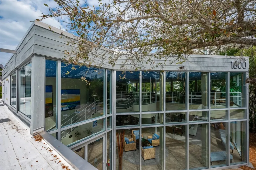 1660 Summerhouse Lane Sarasota FL 34242