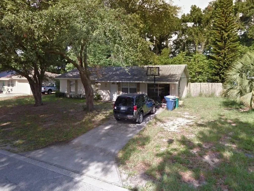 1340 Cedar Avenue Tavares FL 32778
