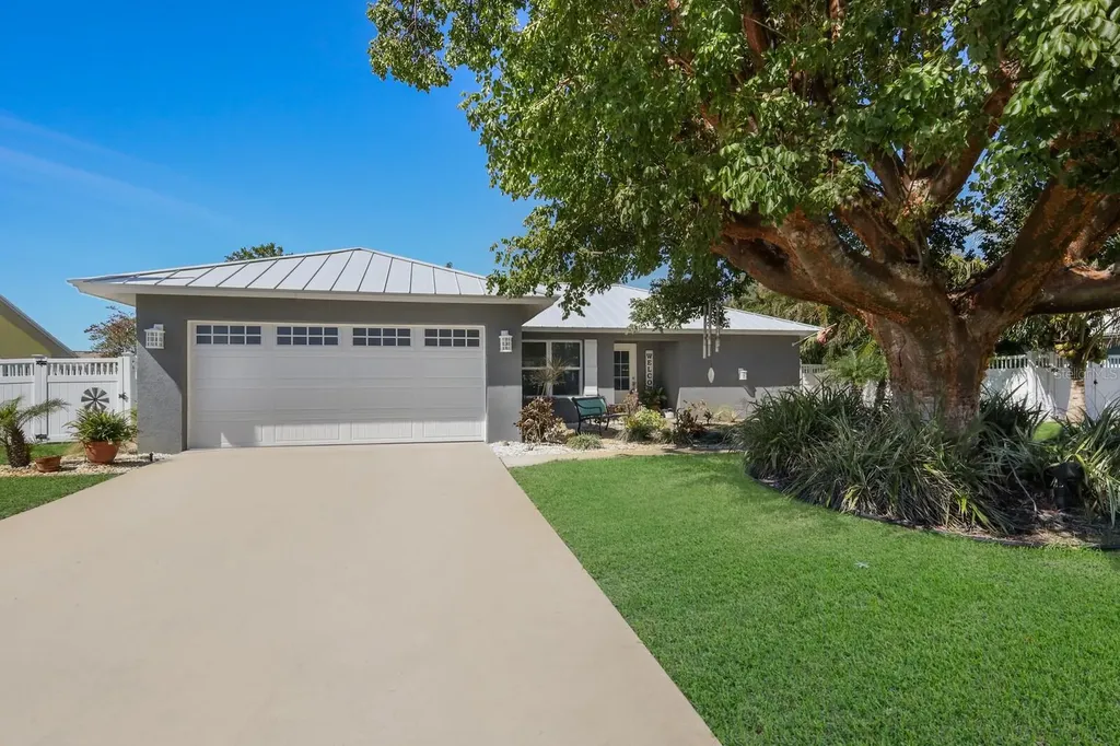 1806 72nd Street W Bradenton FL 34209