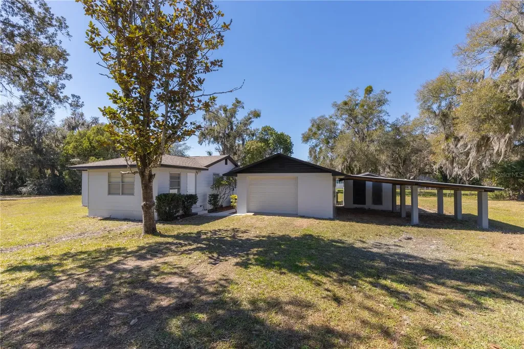 569 Ogden Avenue Umatilla FL 32784