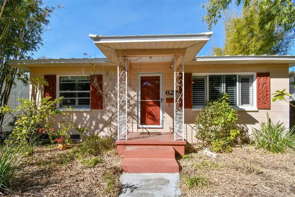625 39th Avenue N St Petersburg FL 33703