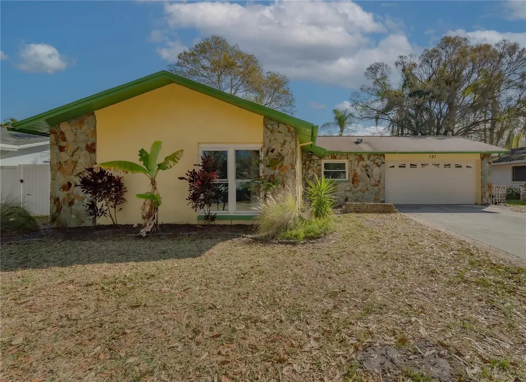 121 Country Villas Drive Safety Harbor FL 34695