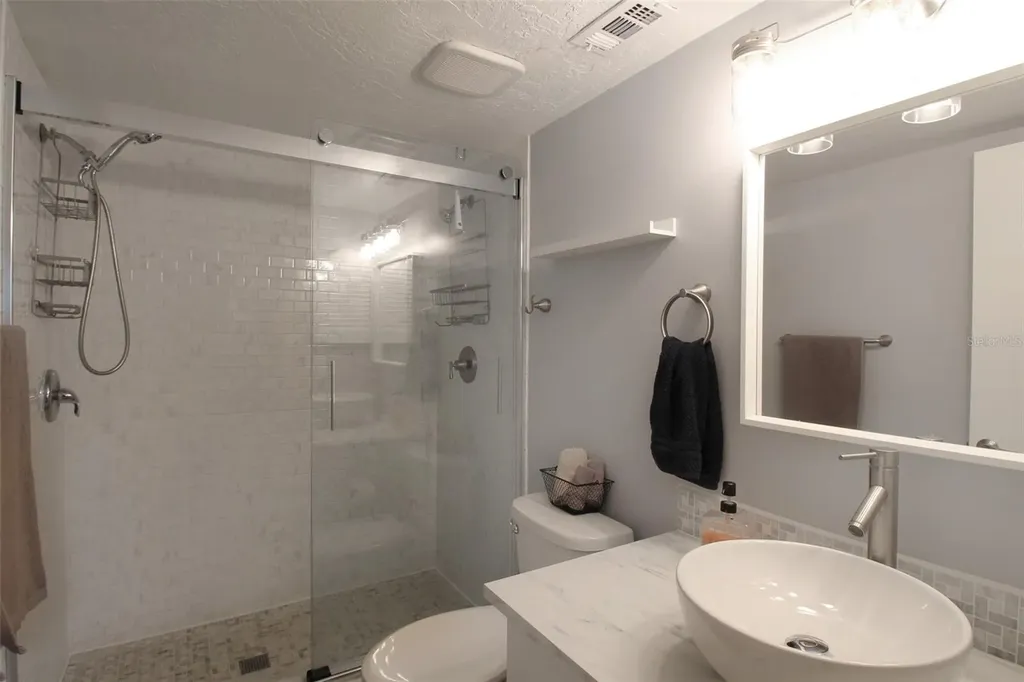 2124 N Tamiami Trail Sarasota FL 34234