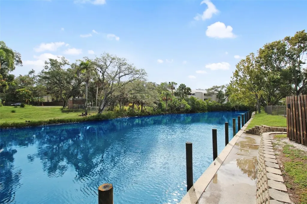 2124 N Tamiami Trail Sarasota FL 34234