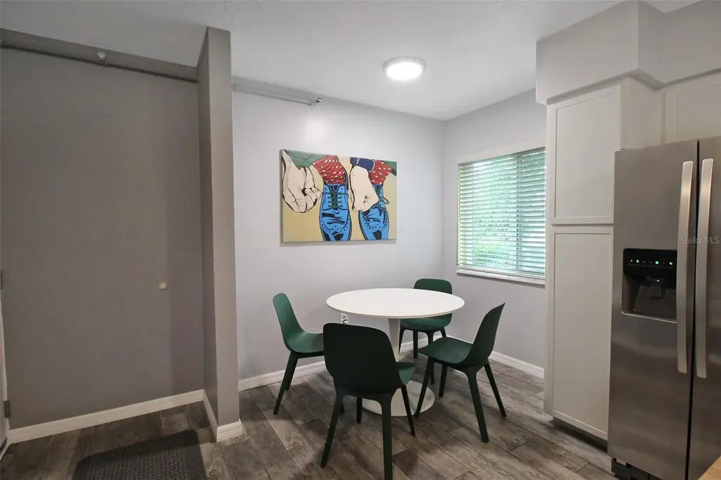 2124 N Tamiami Trail Sarasota FL 34234