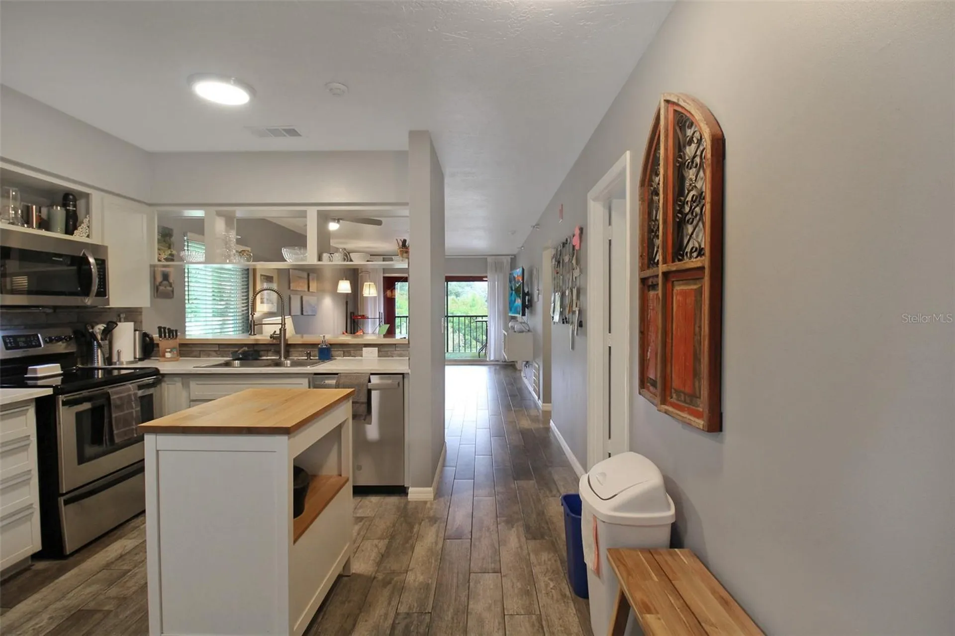 2124 N Tamiami Trail Sarasota FL 34234
