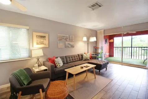 2124 N Tamiami Trail Sarasota FL 34234