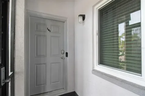 2124 N Tamiami Trail Sarasota FL 34234