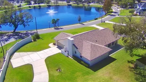 136 Lake Stella Drive Auburndale FL 33823
