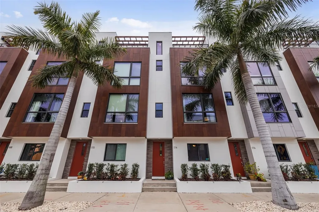 174 8th Street N St Petersburg FL 33701