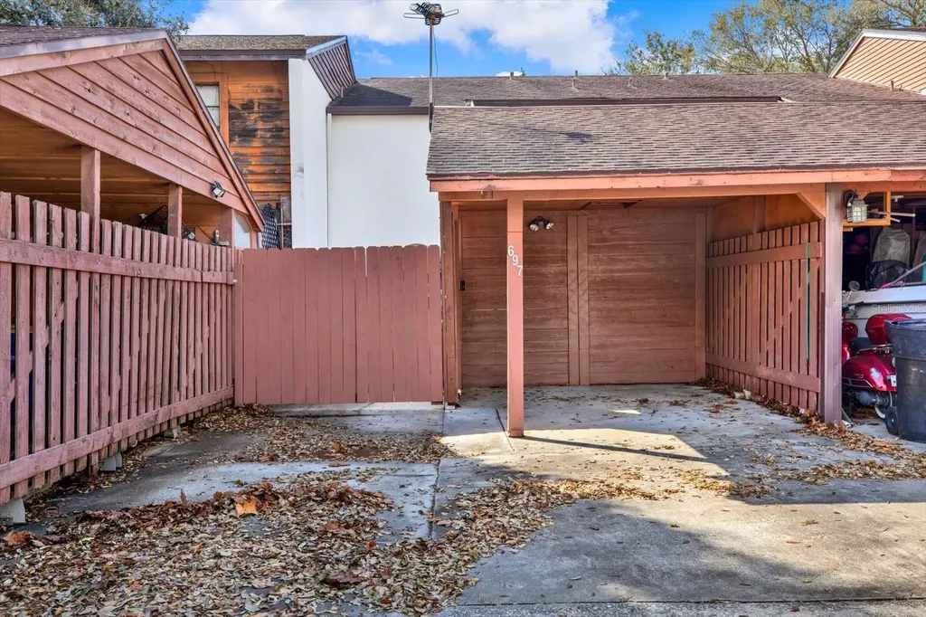 697 Fairwood Forest Drive Clearwater FL 33759