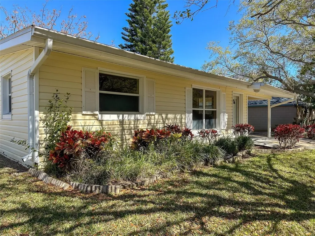 1339 Hawaii Avenue Palm Harbor FL 34683