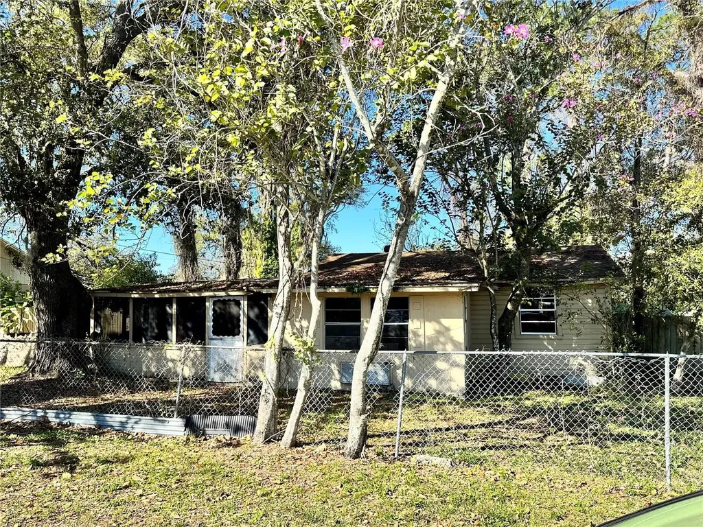 220 Pearlwood Street Orlando FL 32811