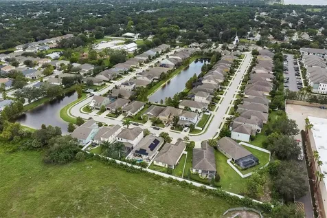 906 Molly Circle Sarasota FL 34232