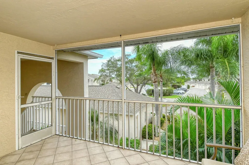 9560 High Gate Drive Sarasota FL 34238