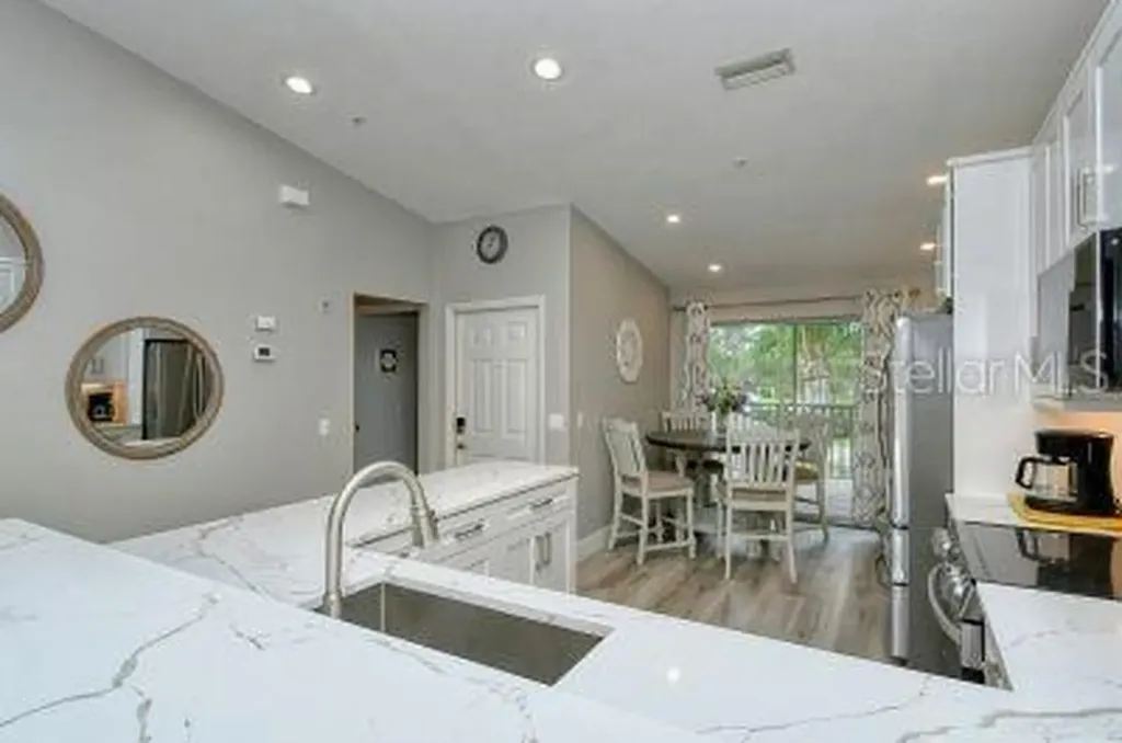 9560 High Gate Drive Sarasota FL 34238