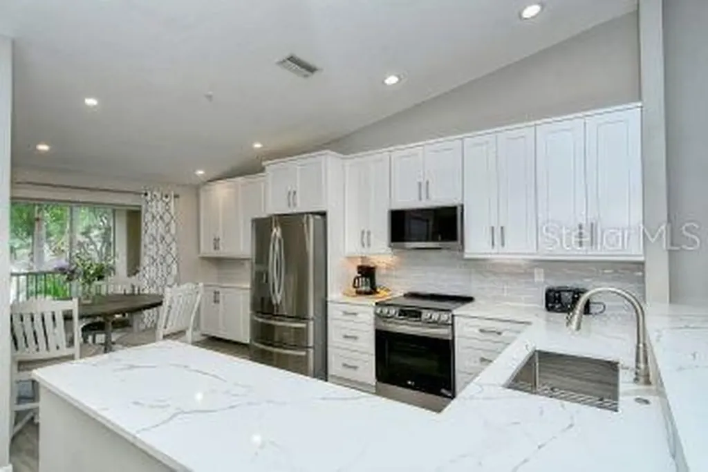9560 High Gate Drive Sarasota FL 34238
