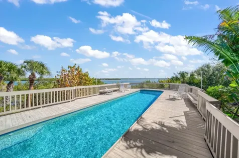 1198 Mandalay Point Clearwater FL 33767