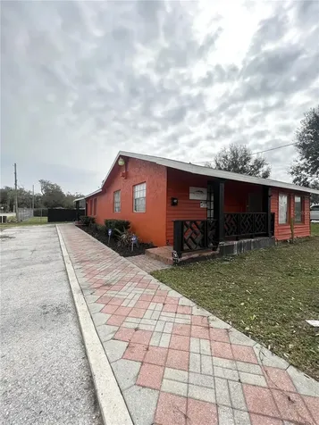 1602 S Parsons Avenue Seffner FL 33584