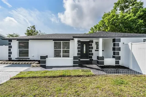 8702 Friendship Court Tampa FL 33634
