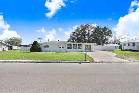 32 N Glenwood Avenue Avon Park FL 33825