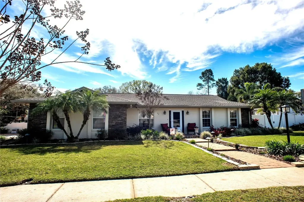 1107 Lakemont Drive Valrico FL 33594