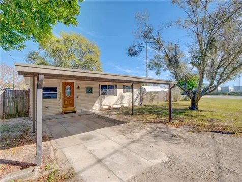 617 Lemon Street Auburndale FL 33823
