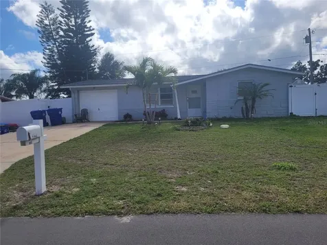 10 Lake Shore Drive Palm Harbor FL 34684