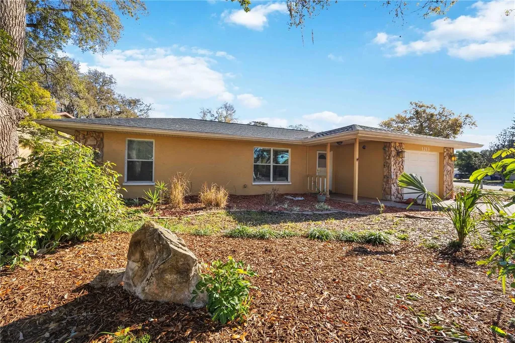 1213 Carmella Lane Sarasota FL 34243
