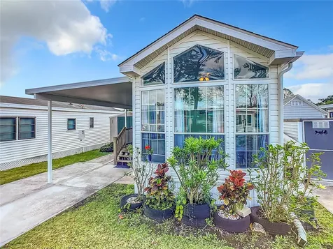 92 Eagle Point S Osteen FL 32764