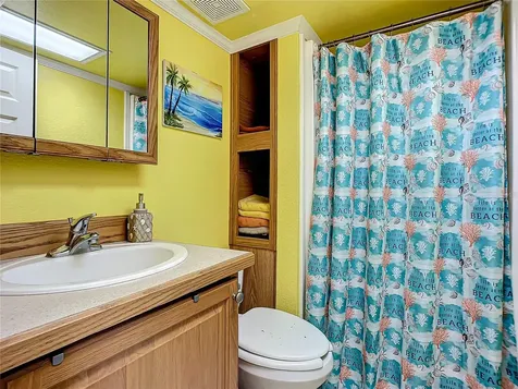 92 Eagle Point S Osteen FL 32764
