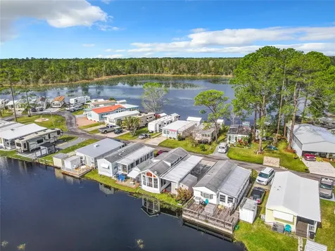 92 Eagle Point S Osteen FL 32764
