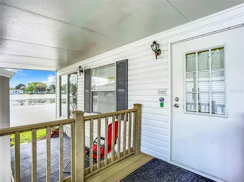 92 Eagle Point S Osteen FL 32764