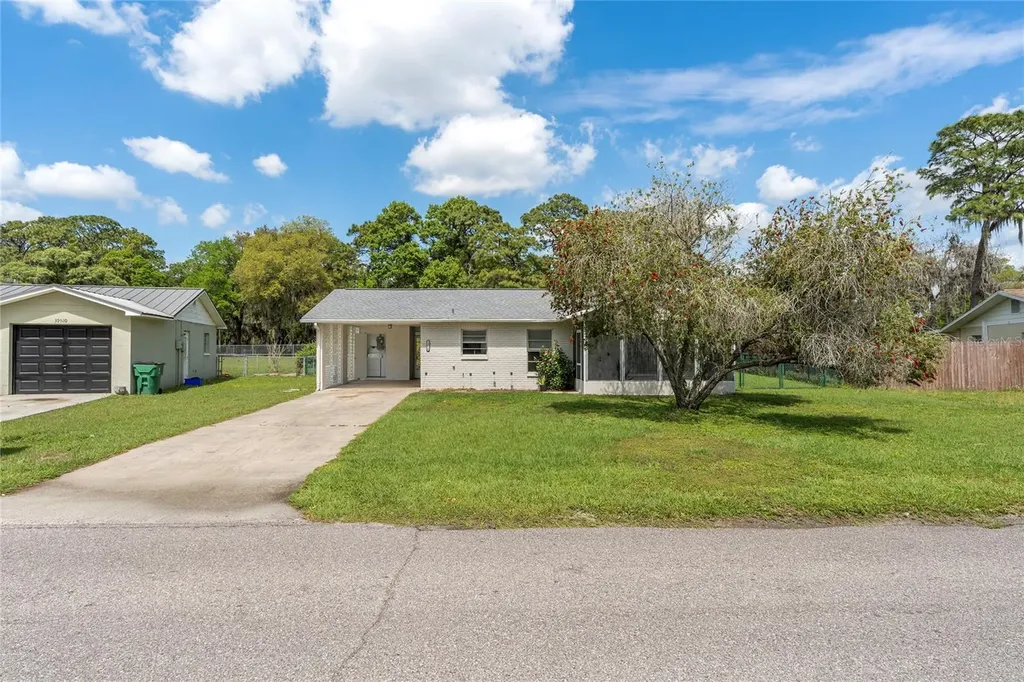 39516 Meadowood Loop Zephyrhills FL 33542