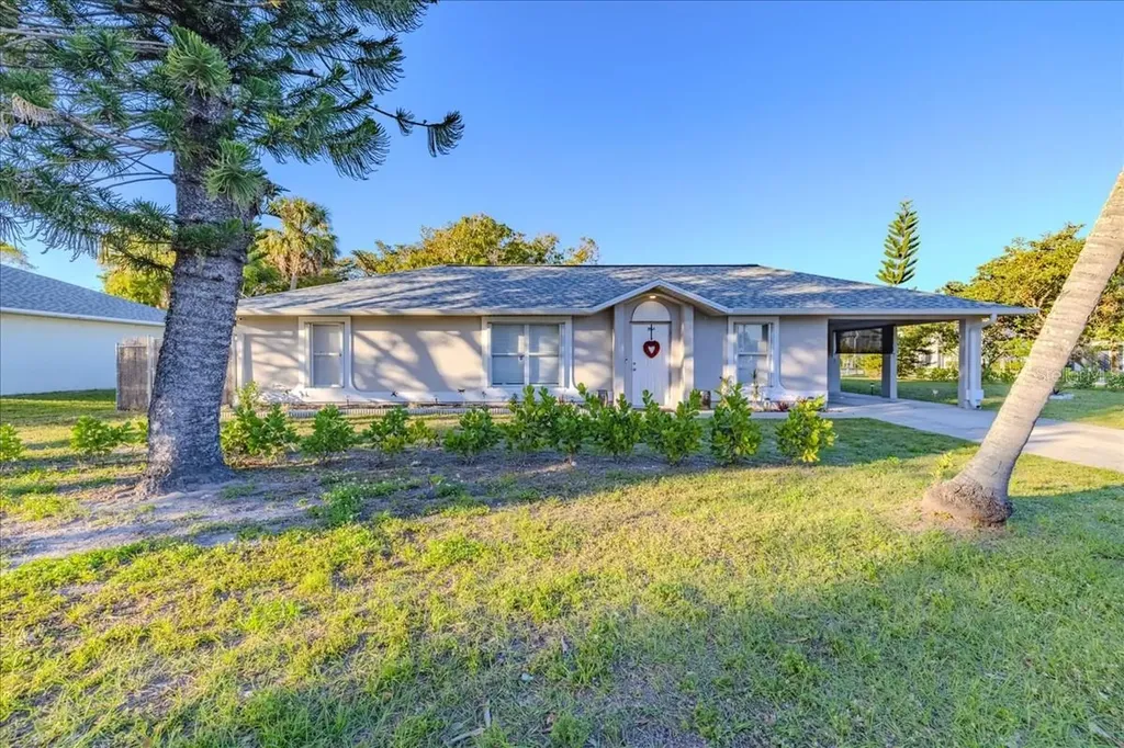 2873 Blount Street Fort Myers FL 33916