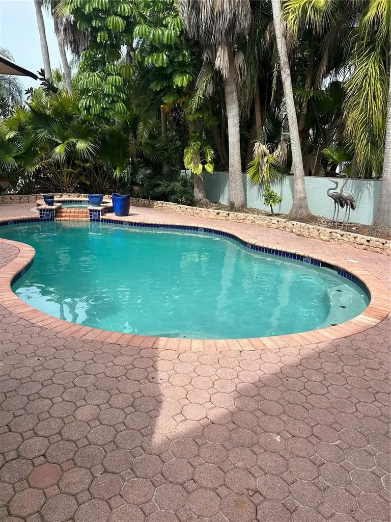 1648 Lago Vista Boulevard Palm Harbor FL 34685