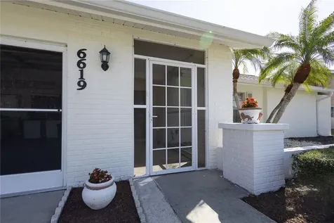 6619 Waterford Lane Sarasota FL 34238