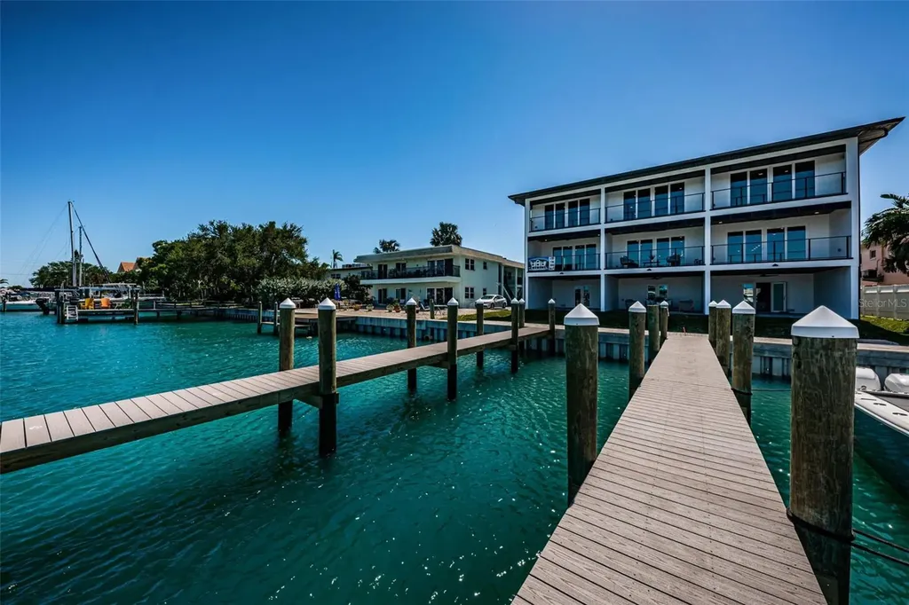 12305 3rd Street E Treasure Island FL 33706