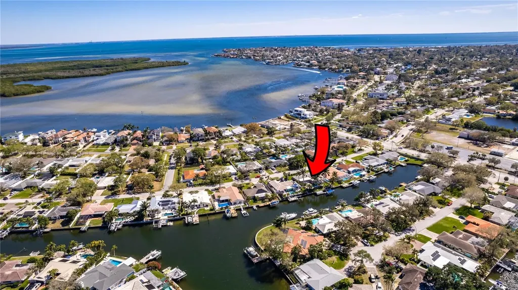 6332 Tanglewood Drive NE St Petersburg FL 33702
